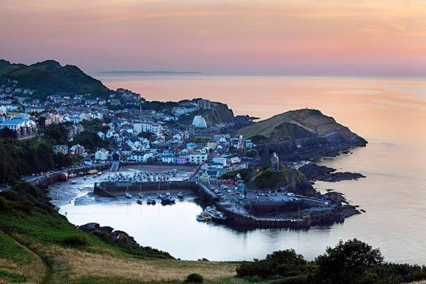 Lfracombe Holiday Apartment Close To Tunnels Beaches 일프러컴 외부 사진